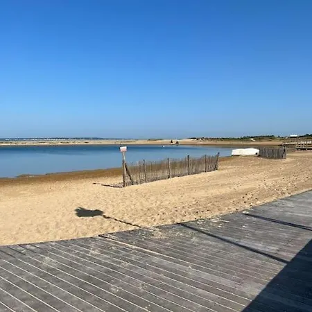 La Famille à Pied *