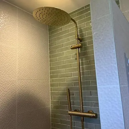 La Famille à Pied *